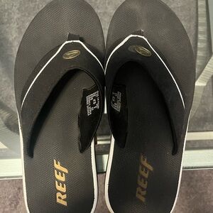 New men’s Reef sandals.  Size 8.  Black.